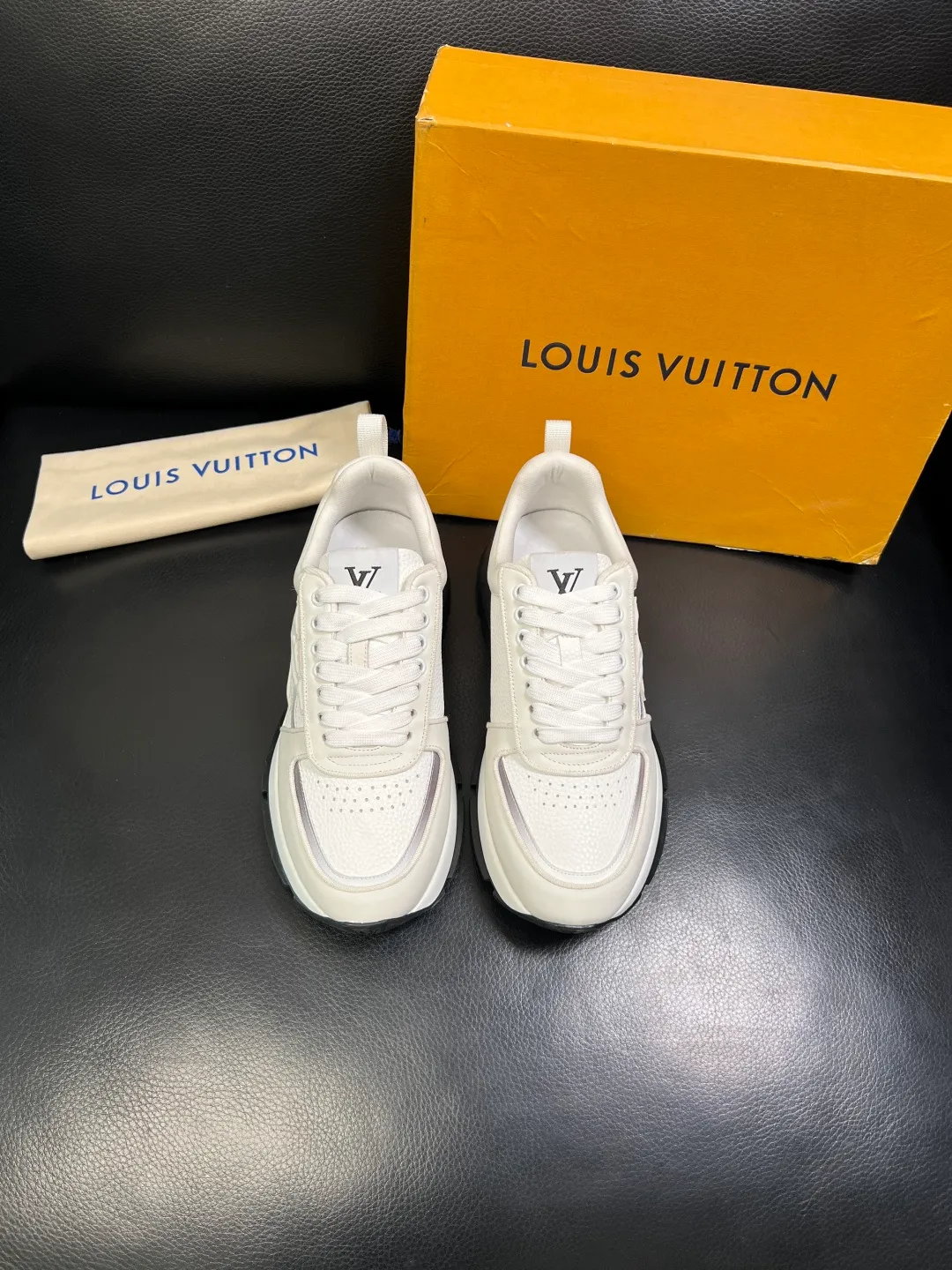 Men's shoes 💰 780 Lv High quality top crafts Louis Vuitton, sports sneakers counter synchronization, uppers imported from Italy, high-quality splicing with colorful and complex crafts, imported lambswool lining soft and comfortable, soles: original soles specially provided by the original factory, T men's shoes 💰U exclusive movable molded soles super comfortable, original and single goods, high quality, welcome to compare, code number 39-44 (customized 38 45)